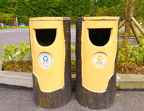 神龙峡特色垃圾桶