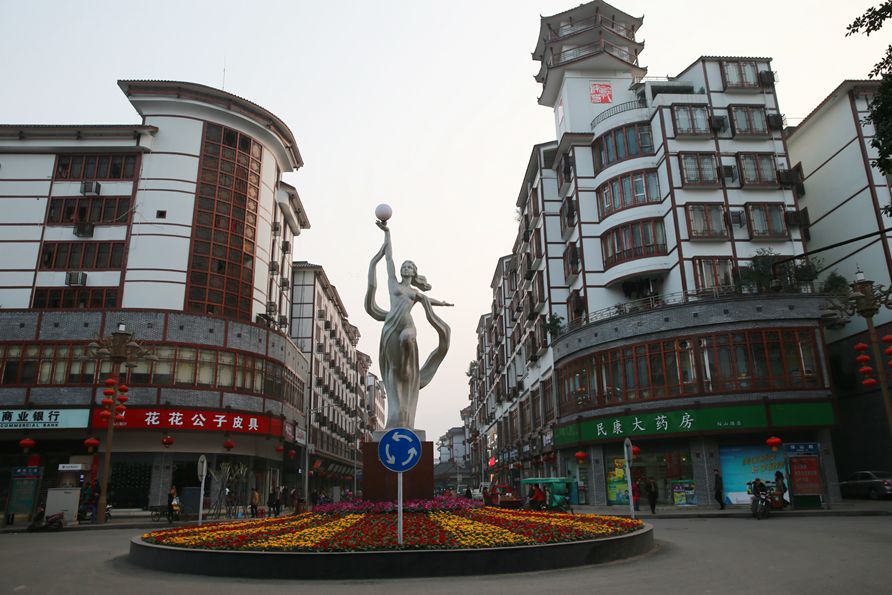 古镇历史名人玻璃钢雕塑 古镇历史名人玻璃钢雕塑