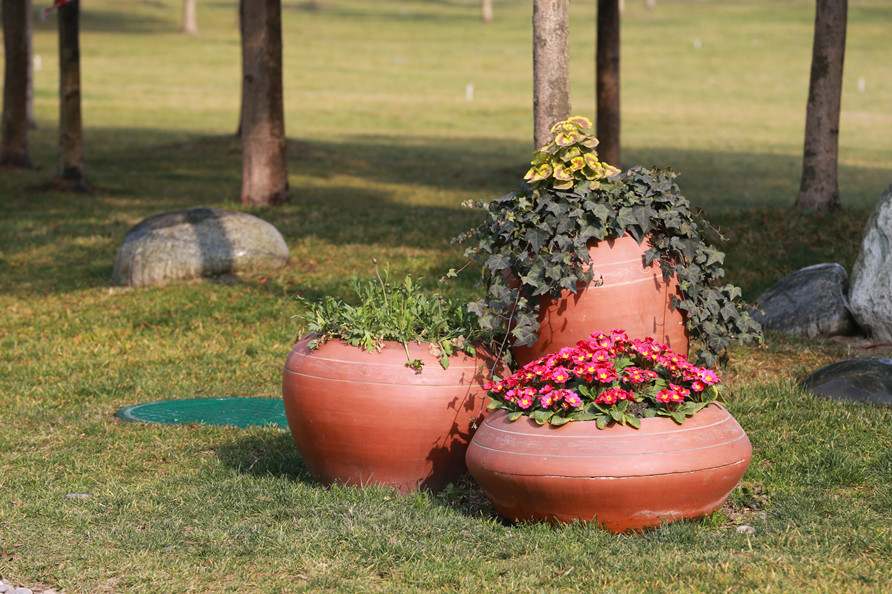 浅谈城市家具中的花箱和花池 浅谈城市家具中的花箱和花池