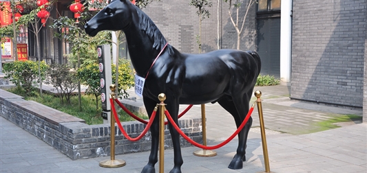 简述古代和现代哪些创意十足的马雕塑作品
