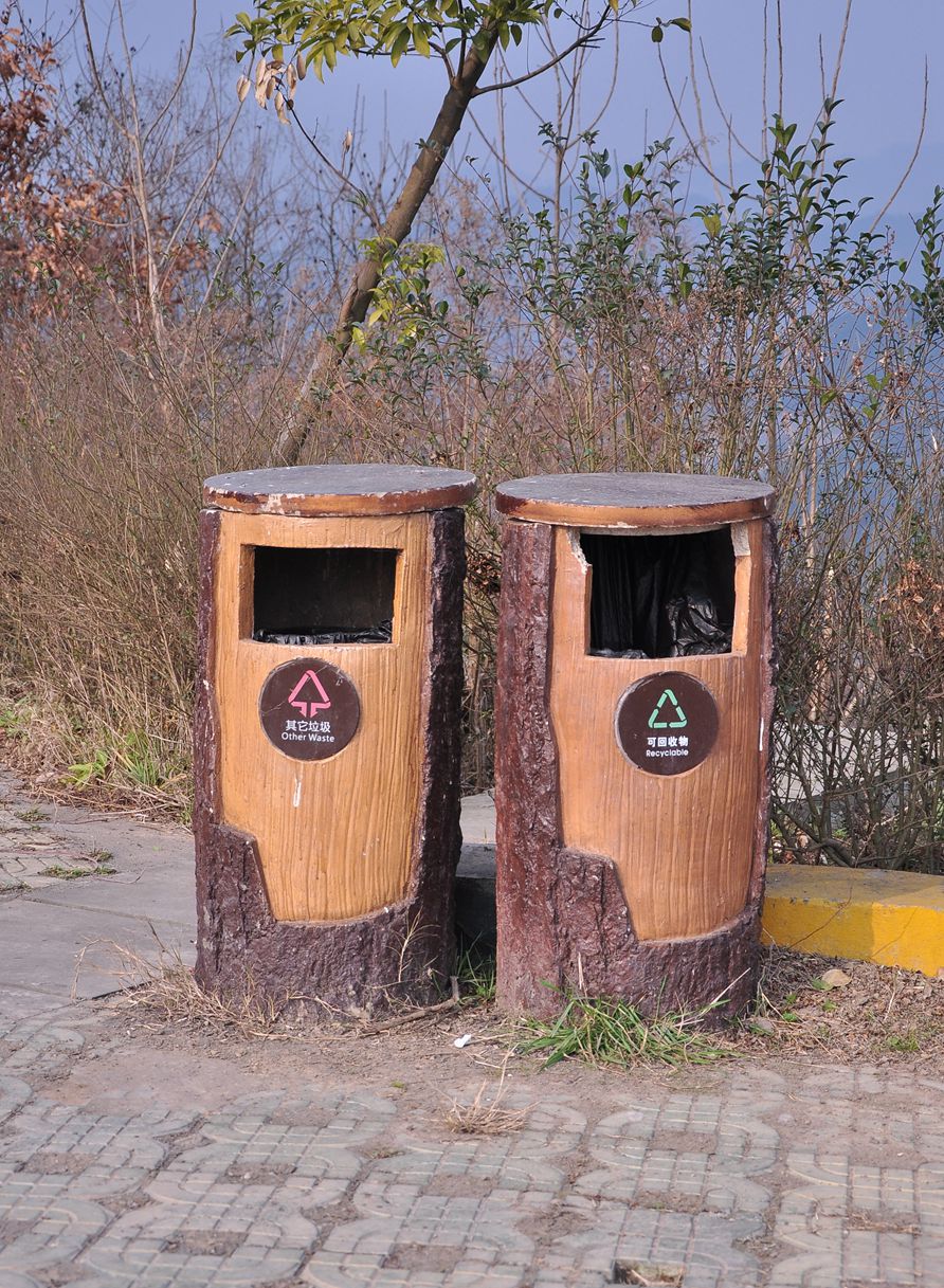户外景区特色树木造型定制垃圾桶
