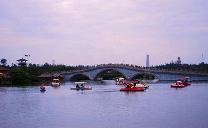 凤凰湖湖上美景
