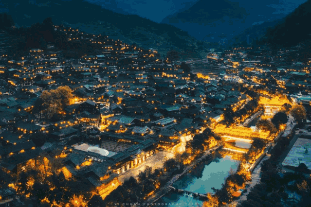 苗寨夜景